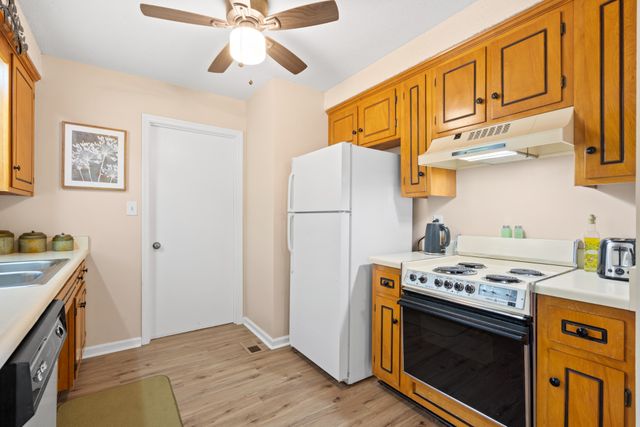 711 Green Valley Ct, Clarksville, TN 37042