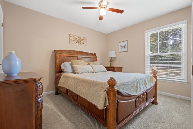 711 Green Valley Ct, Clarksville, TN 37042