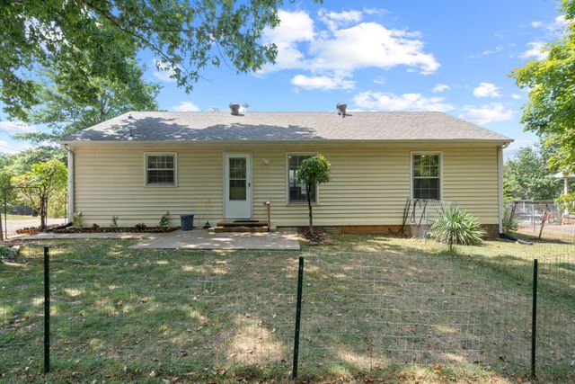 711 Green Valley Ct, Clarksville, TN 37042