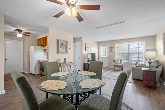 711 Green Valley Ct, Clarksville, TN 37042