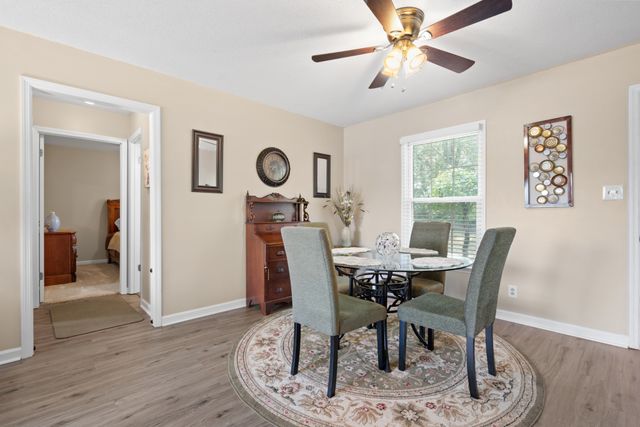 711 Green Valley Ct, Clarksville, TN 37042