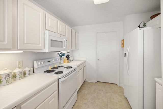 321 Bream Avenue, 508, Fort Walton Beach, FL 32548