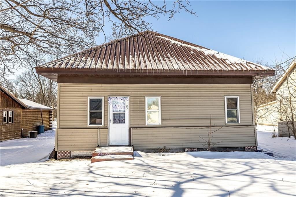 123 S Roosevelt Road, Black River Falls, WI 54615