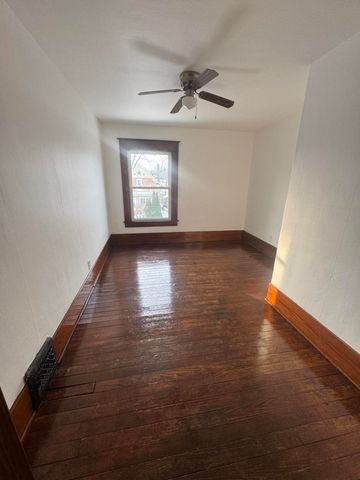 1807 Teel Avenue, Lansing City, MI 48910