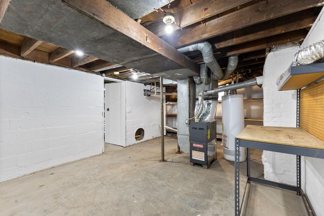 1807 Teel Avenue, Lansing City, MI 48910