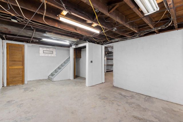 1807 Teel Avenue, Lansing City, MI 48910