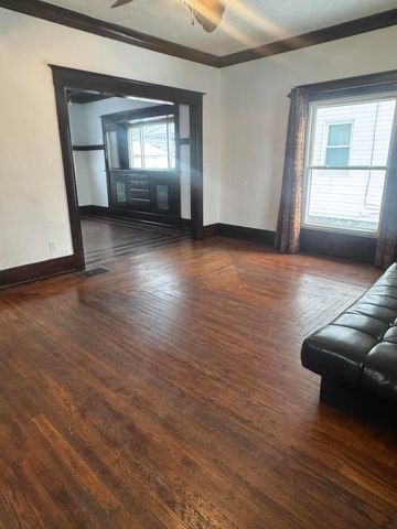 1807 Teel Avenue, Lansing City, MI 48910