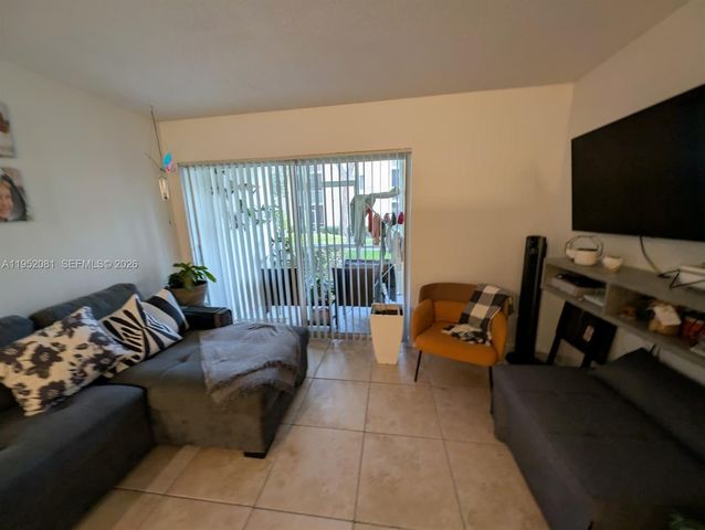 430 S Park Rd 3-108, Hollywood, FL 33021