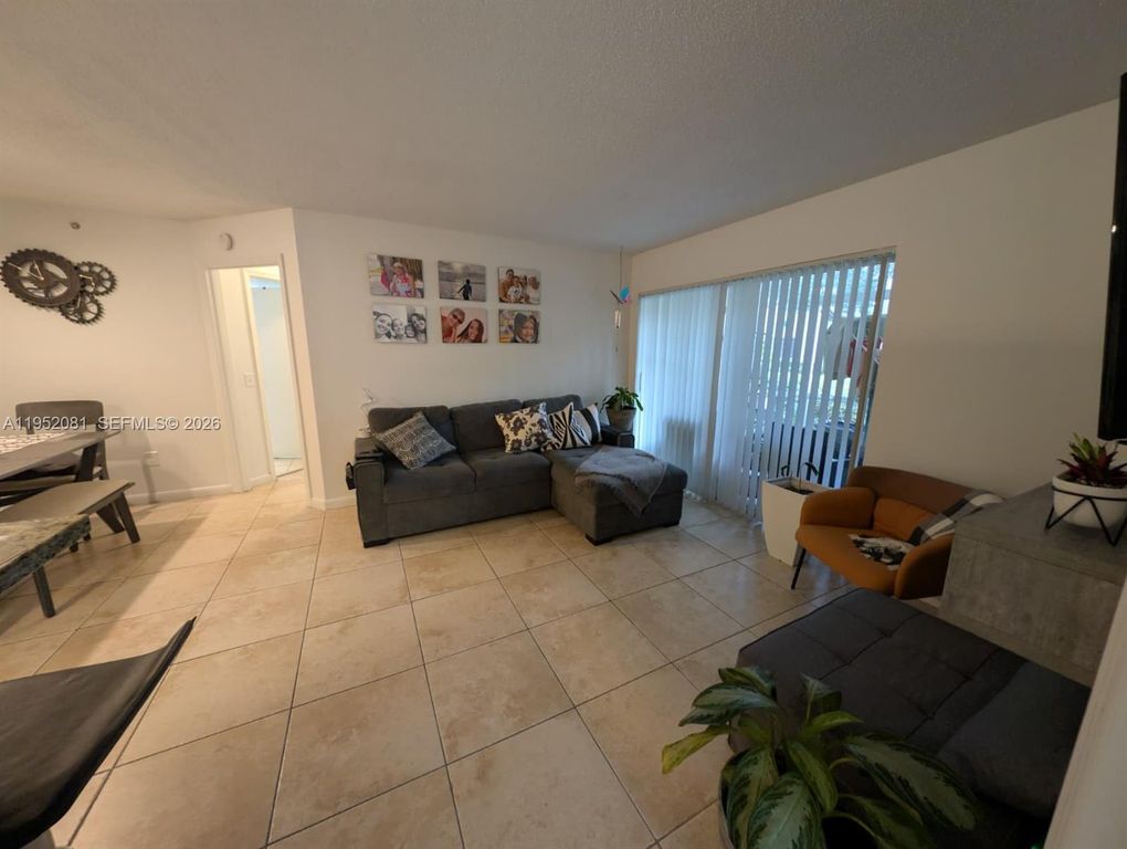 430 S Park Rd 3-108, Hollywood, FL 33021