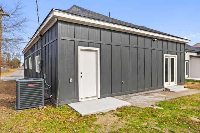 1279 Bonham Street, Paris, TX 75460