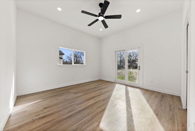 1279 Bonham Street, Paris, TX 75460