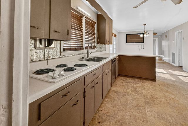 601 Pleasantwood Dr, Mount Pleasant, TN 38474