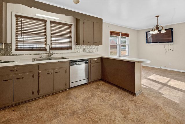 601 Pleasantwood Dr, Mount Pleasant, TN 38474