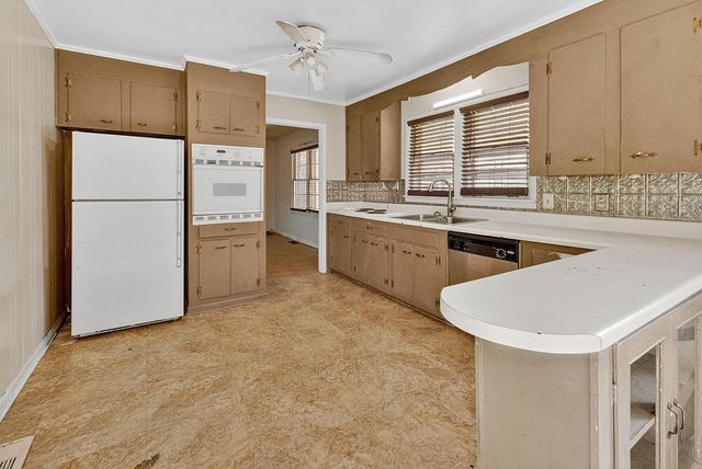 601 Pleasantwood Dr, Mount Pleasant, TN 38474