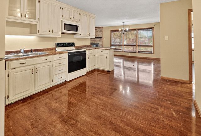 601 Pleasantwood Dr, Mount Pleasant, TN 38474