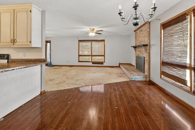 601 Pleasantwood Dr, Mount Pleasant, TN 38474