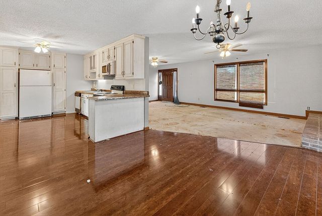 601 Pleasantwood Dr, Mount Pleasant, TN 38474