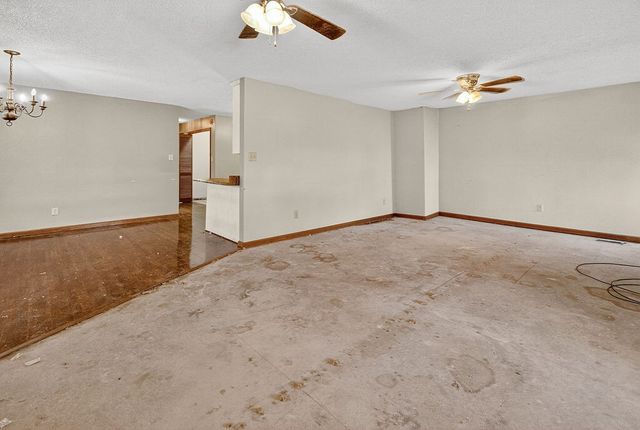 601 Pleasantwood Dr, Mount Pleasant, TN 38474