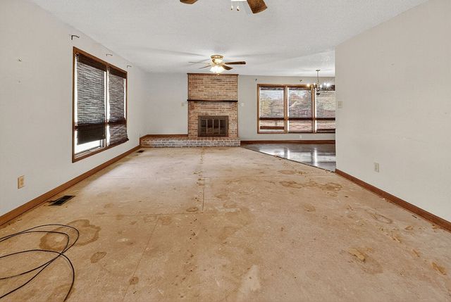 601 Pleasantwood Dr, Mount Pleasant, TN 38474