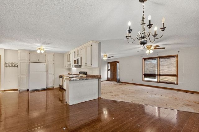 601 Pleasantwood Dr, Mount Pleasant, TN 38474