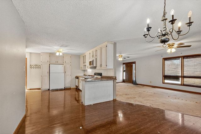 601 Pleasantwood Dr, Mount Pleasant, TN 38474