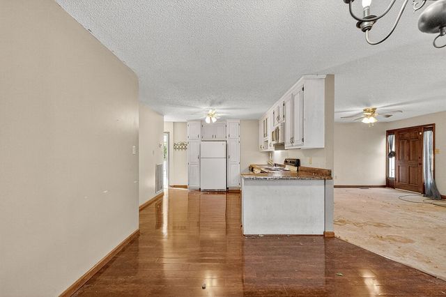 601 Pleasantwood Dr, Mount Pleasant, TN 38474