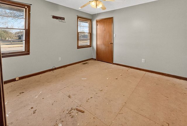 601 Pleasantwood Dr, Mount Pleasant, TN 38474