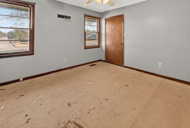 601 Pleasantwood Dr, Mount Pleasant, TN 38474