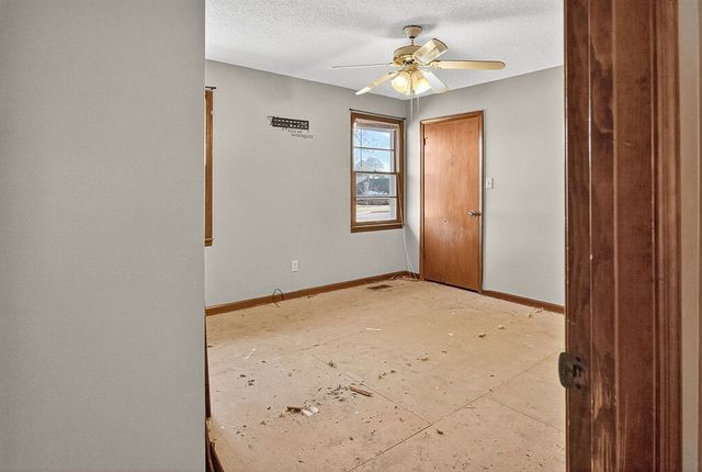 601 Pleasantwood Dr, Mount Pleasant, TN 38474