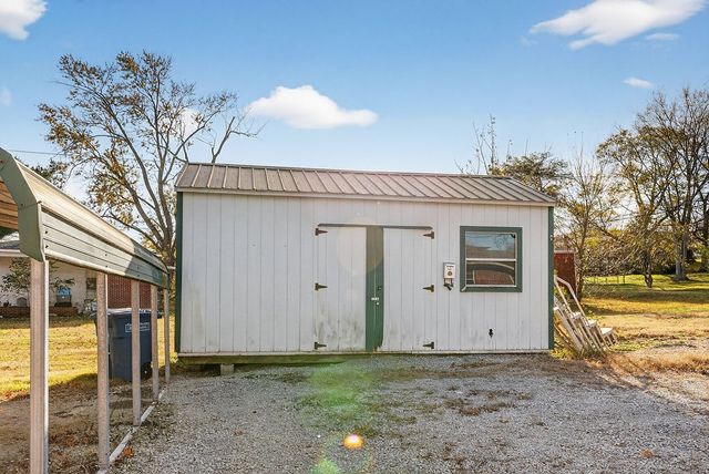 601 Pleasantwood Dr, Mount Pleasant, TN 38474