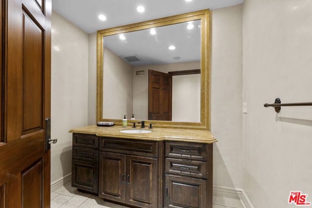 6138 Maryland Drive, Los Angeles, CA 90048