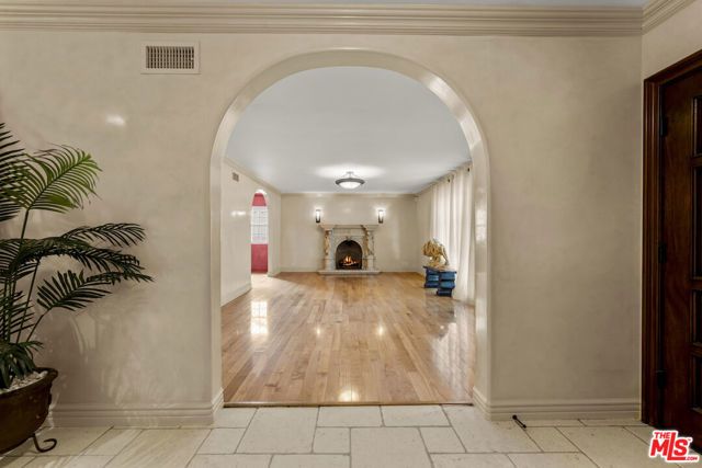 6138 Maryland Drive, Los Angeles, CA 90048