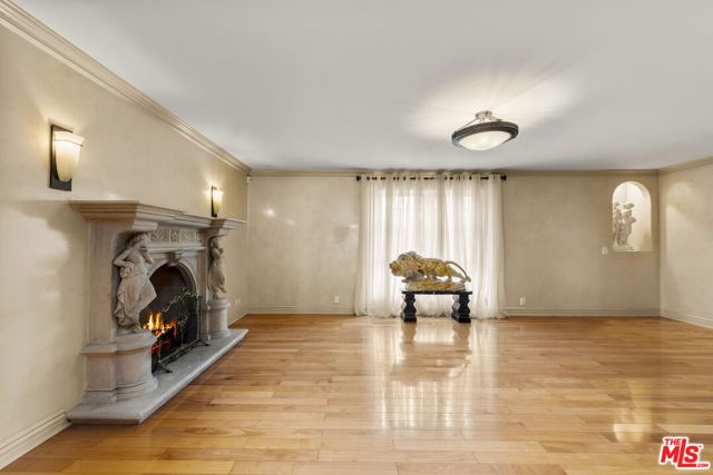 6138 Maryland Drive, Los Angeles, CA 90048