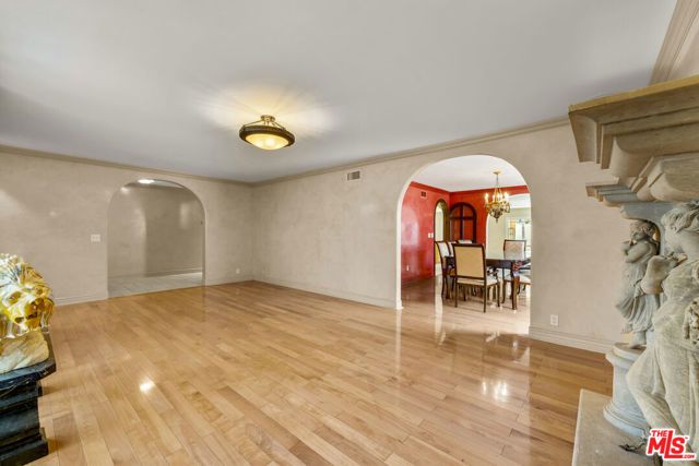 6138 Maryland Drive, Los Angeles, CA 90048