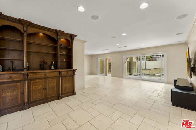 6138 Maryland Drive, Los Angeles, CA 90048
