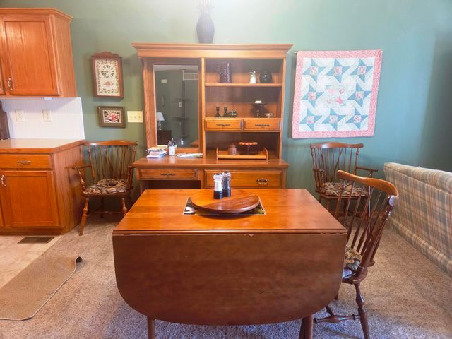 3011 Cottonwood Hill, Newton, KS 67114