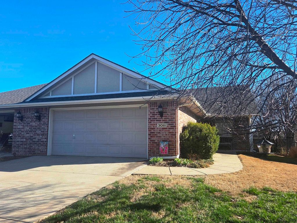 3011 Cottonwood Hill, Newton, KS 67114