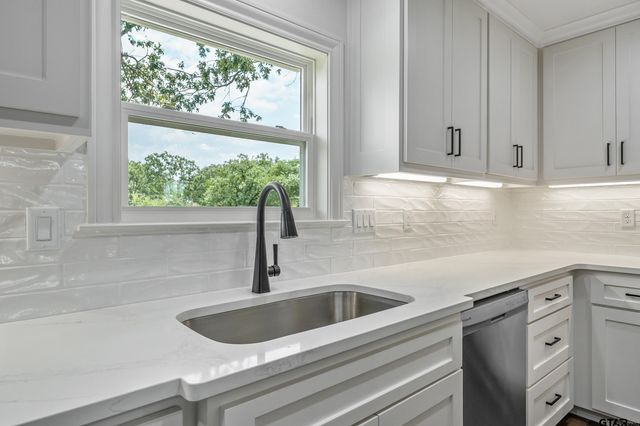 2918 Oak Knob, Tyler, TX 75701