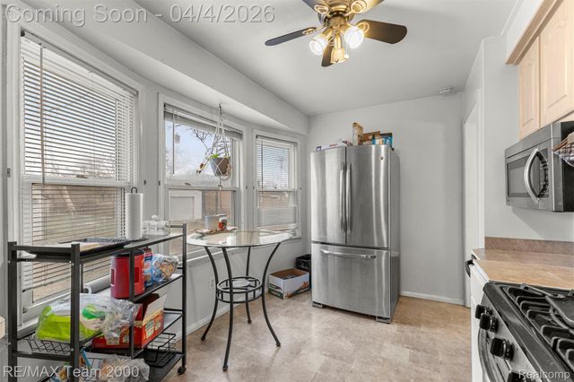 25521 Stanford Street, Dearborn Heights, MI 48125