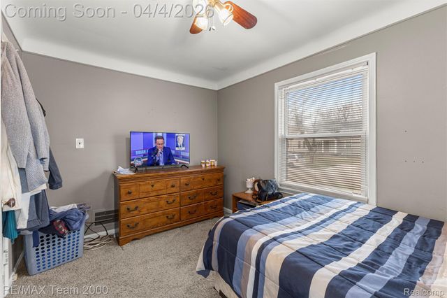 25521 Stanford Street, Dearborn Heights, MI 48125