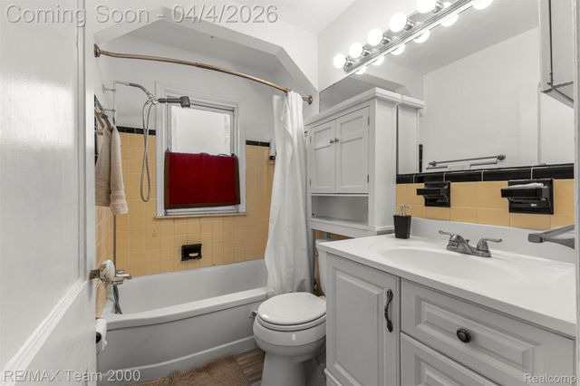 25521 Stanford Street, Dearborn Heights, MI 48125