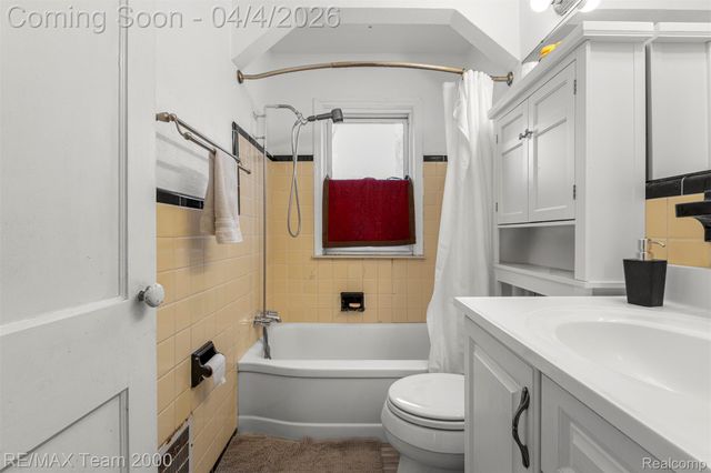 25521 Stanford Street, Dearborn Heights, MI 48125