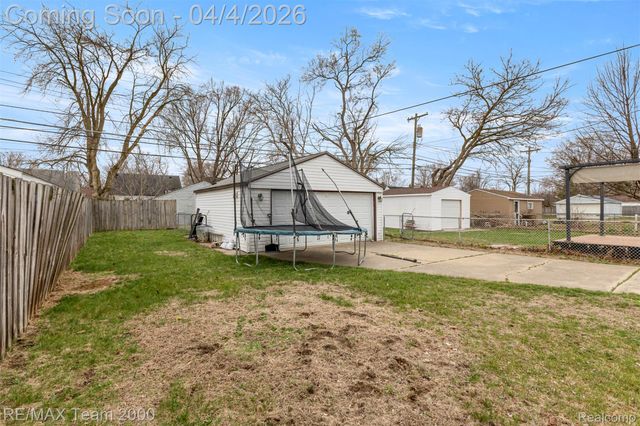 25521 Stanford Street, Dearborn Heights, MI 48125