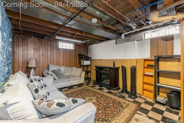 25521 Stanford Street, Dearborn Heights, MI 48125