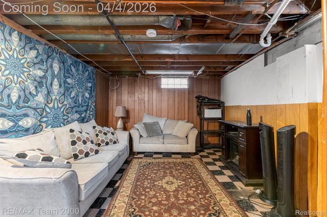 25521 Stanford Street, Dearborn Heights, MI 48125