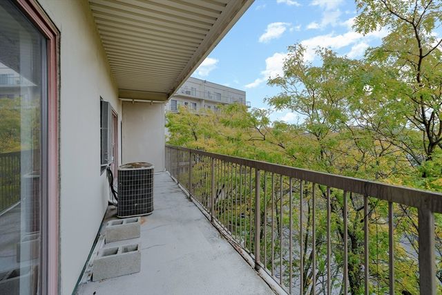 133 Commander Shea Blvd 505, Quincy, MA 02171