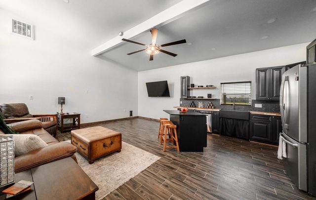 3587 W Madison Avenue, Fresno, CA 93706