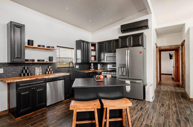 3587 W Madison Avenue, Fresno, CA 93706