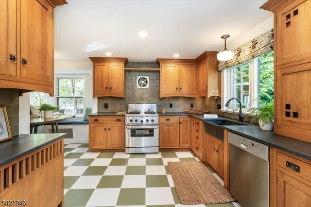 5 Fairview Ter, Maplewood Twp., NJ 07040