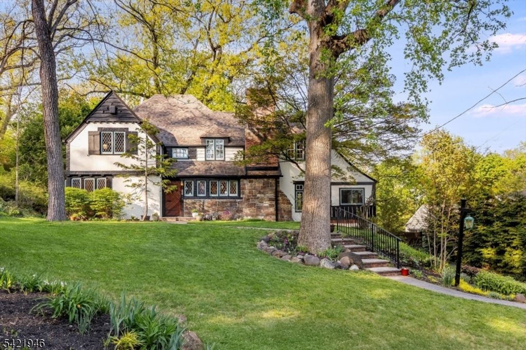 5 Fairview Ter, Maplewood Twp., NJ 07040